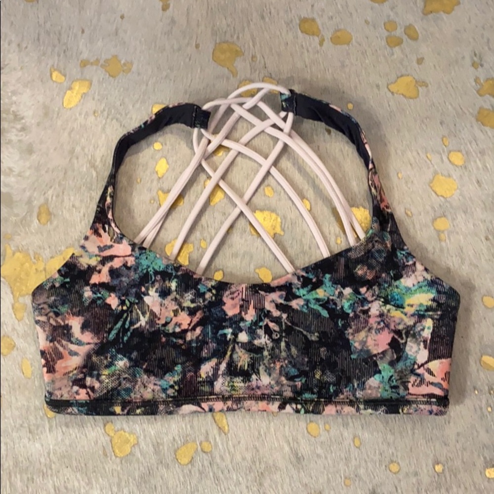 Lululemon Free to Be Bra